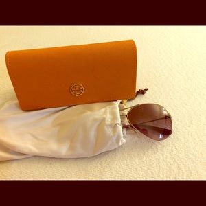 Tory Burch Aviator Sun Glasses With Case